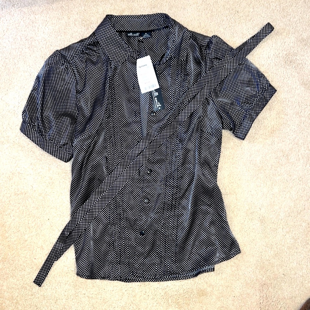 Belt waist Satin pockadot blouse